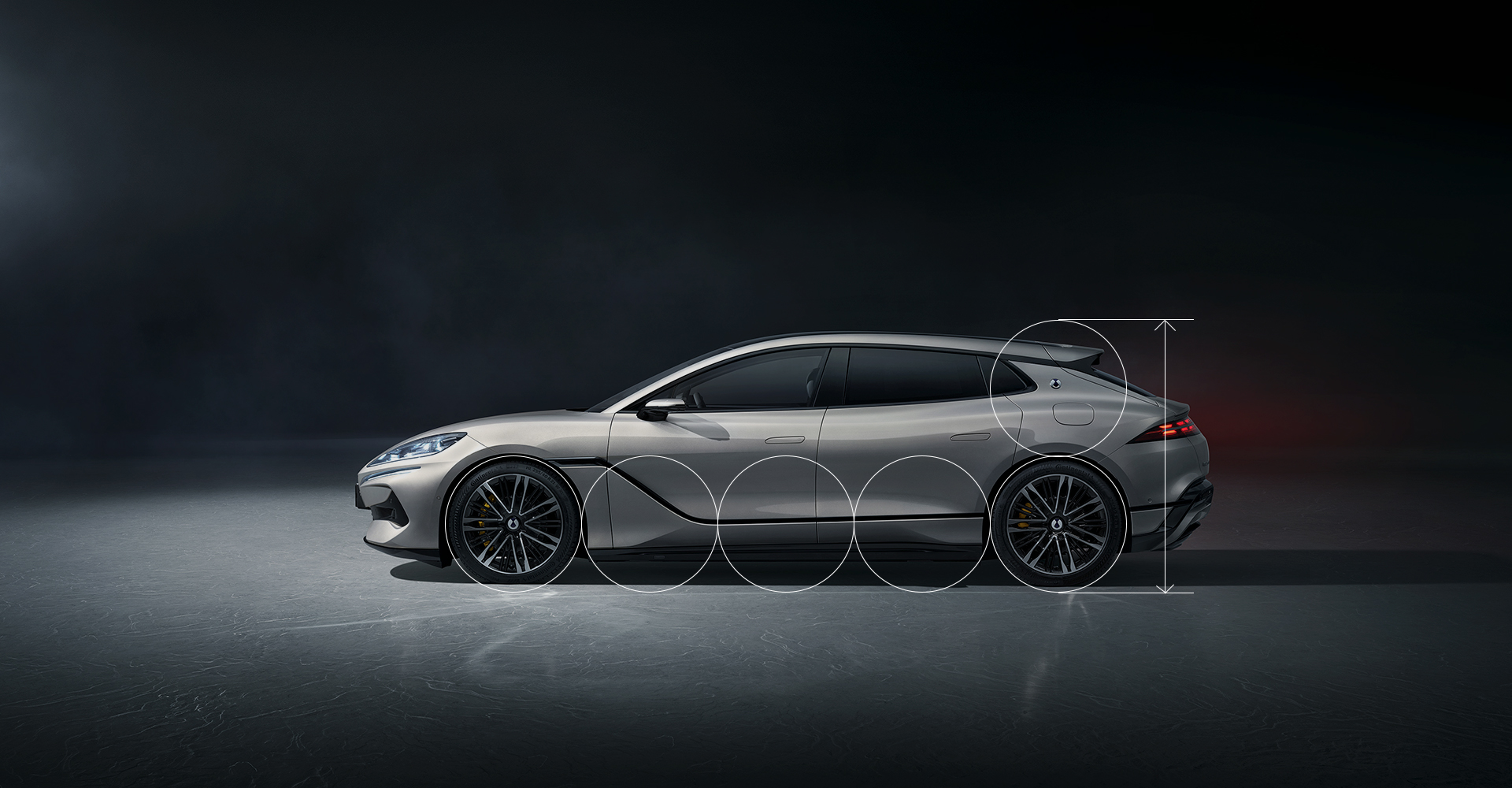 车身比例极致修长